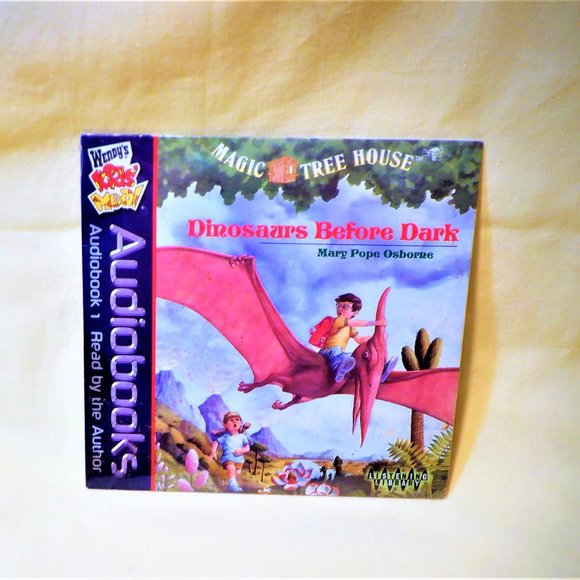 ~~~ Dinosaurs Before Dark ~~~ Mary Pope Osborne - Picture 1 of 2